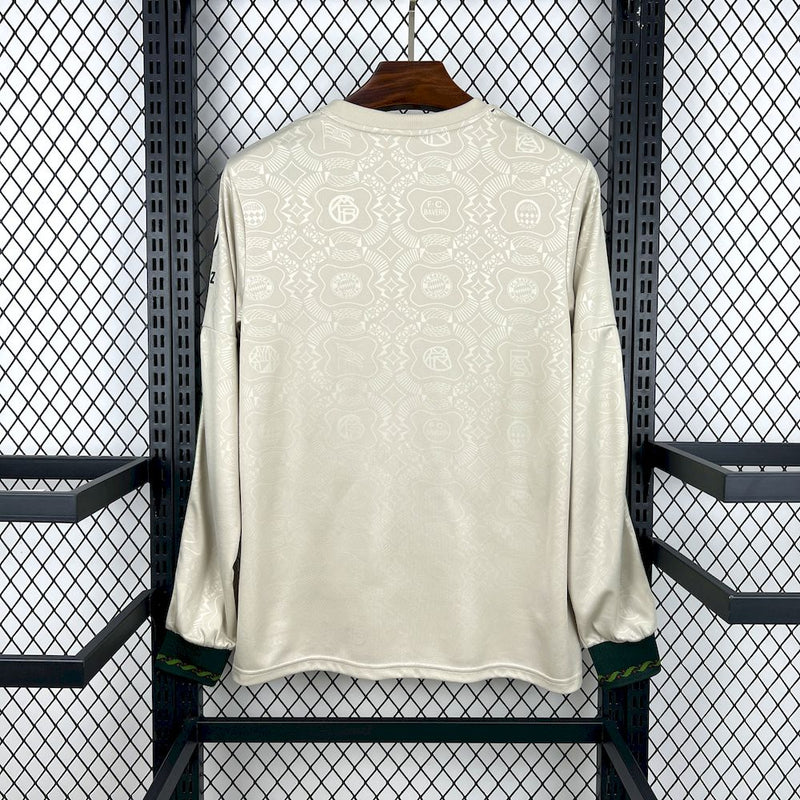 Bayern | Camisola Oktoberfest manga comprida 25-26