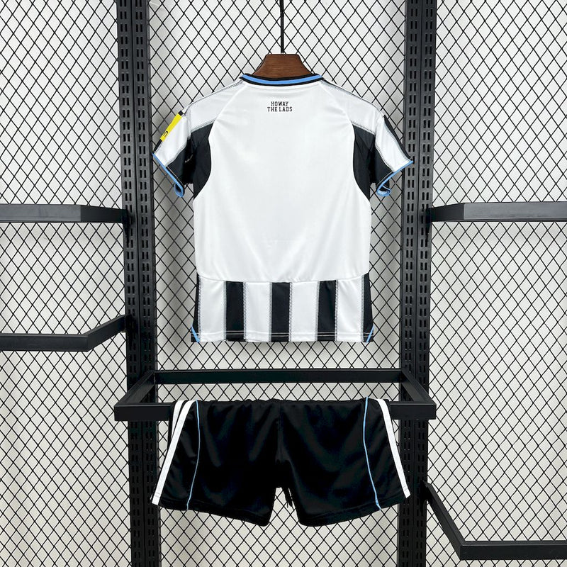 Newcastle | Equipamento principal (criança) 25-26